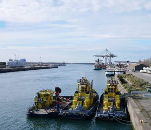 Und gaaanz hinten die MS Christina